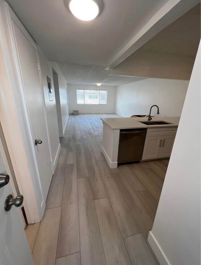 Building Photo - 4500 N Flagler Dr