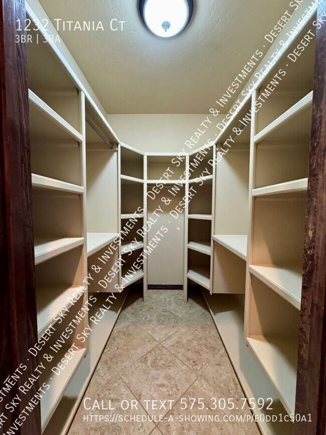 Building Photo - 1232 Titania Ct