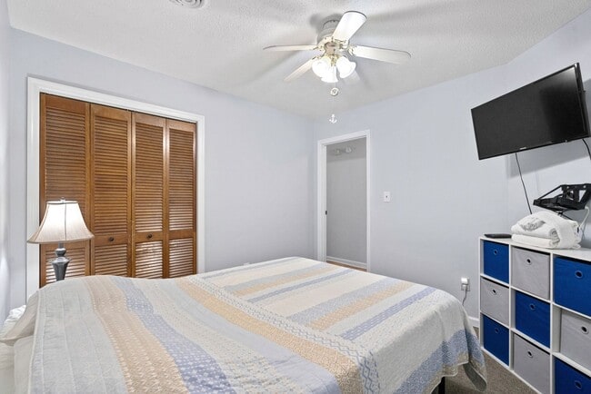Building Photo - Fully Furnished W/ All Utilities Included!...
