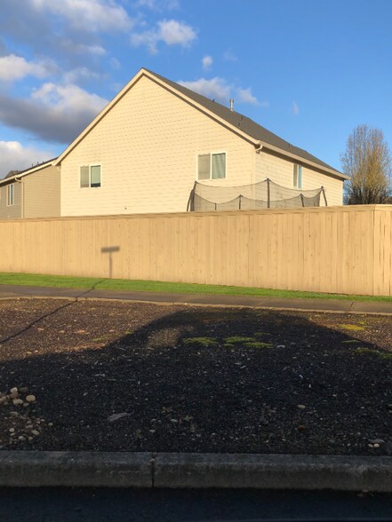 Building Photo - 4118 NE 165th Ave