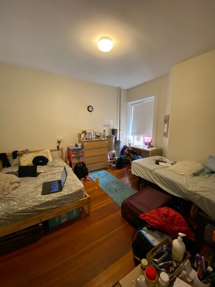 Primary Photo - 1592 Beacon St