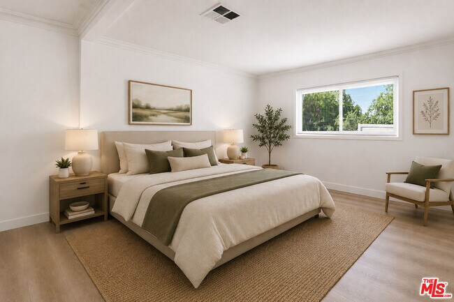 Building Photo - 6033 Fallbrook Ave