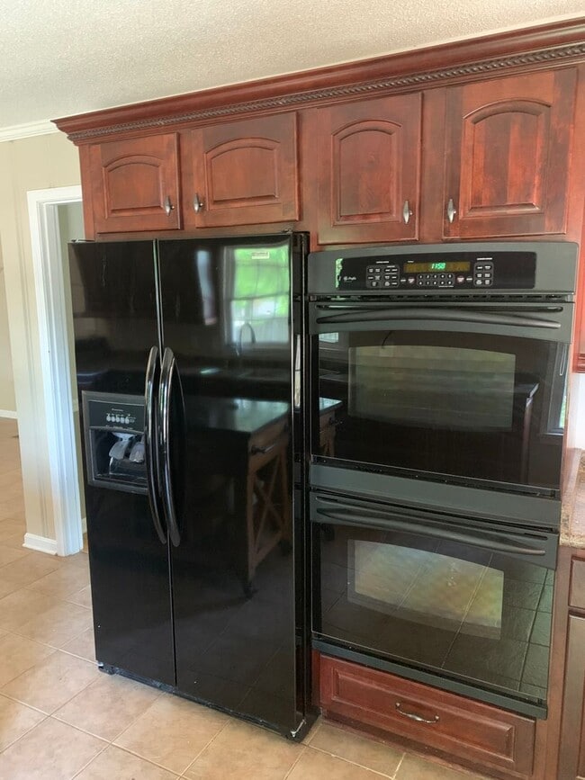 Building Photo - 1991 Idlewood Dr