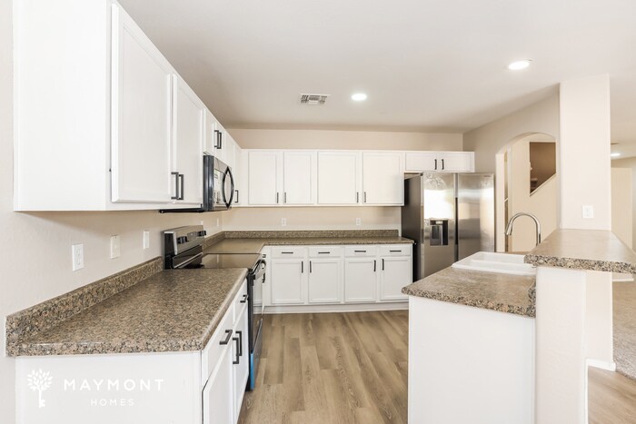 Building Photo - 1093 S 225th Ave