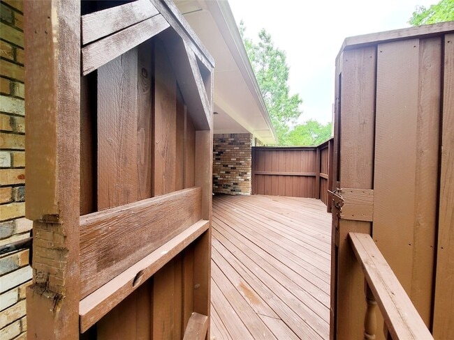 Building Photo - 7409 Brentcove Cir