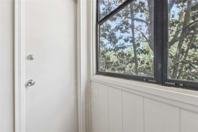 Building Photo - 73 Montre Square NW