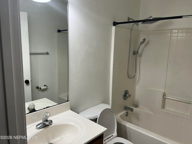 Building Photo - 1804 Northglen Cir