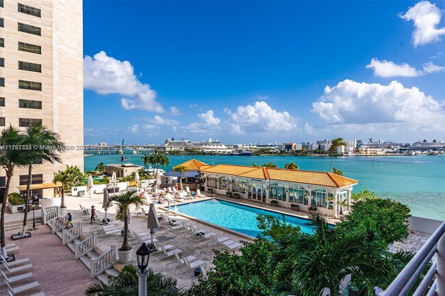Building Photo - 335 S Biscayne Blvd