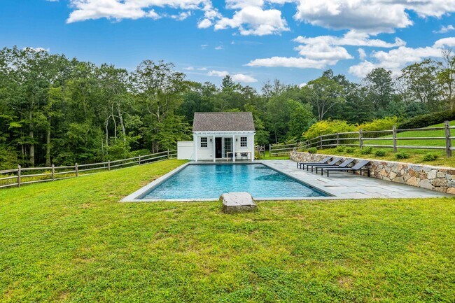 Building Photo - 43 Butternut Rd