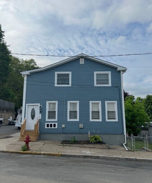 Building Photo - 2 Yolande Pl