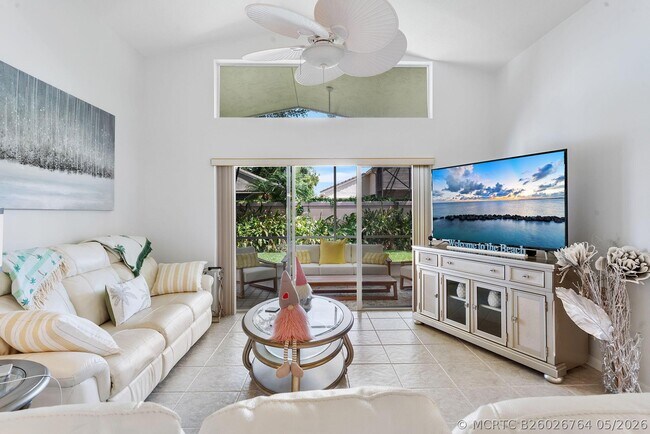 Building Photo - 6887 Viale Elizabeth