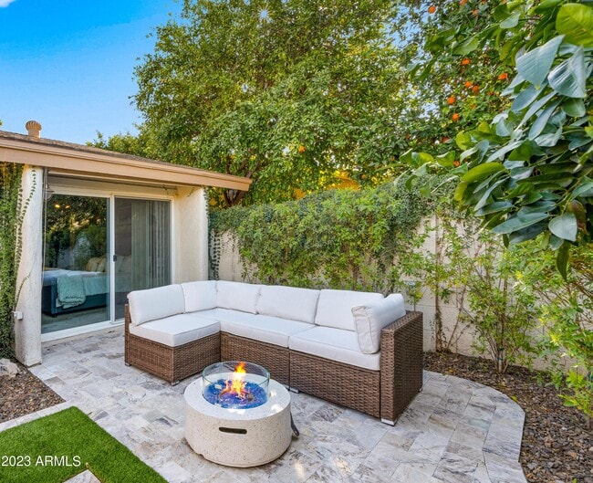 Building Photo - 7526 Via De Ln