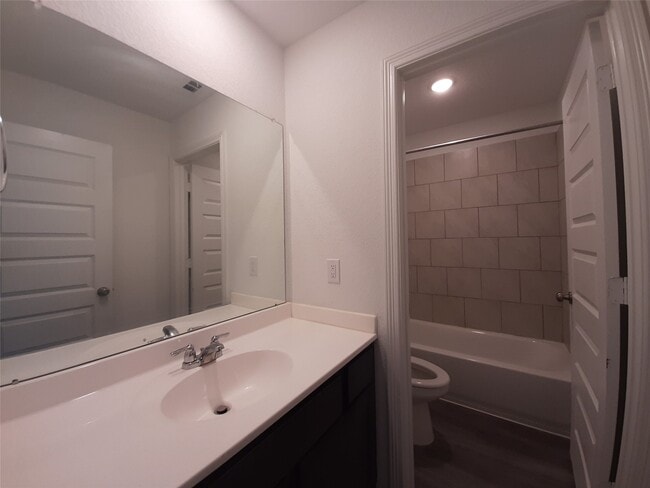 Building Photo - 16568 Moss Ln