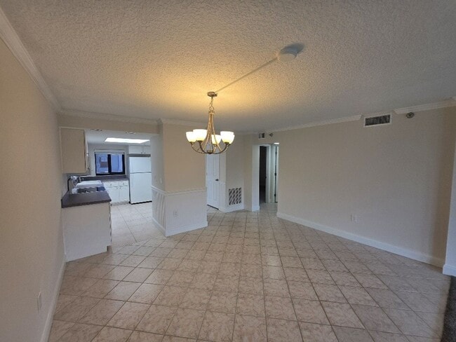 Building Photo - Direct Beach front 2 Bedroom 2 Bathroom Condo