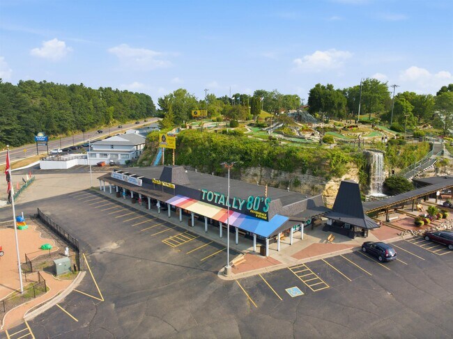 Building Photo - 2462 Wisconsin Dells Pkwy