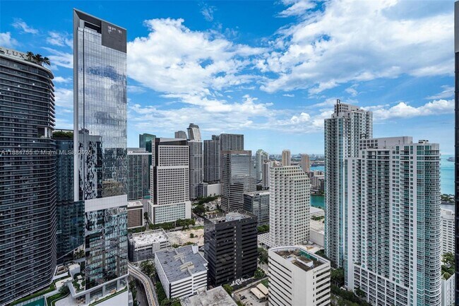 Building Photo - 1000 Brickell Plaza