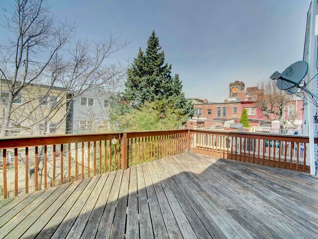 Building Photo - 25 Skillman Ave