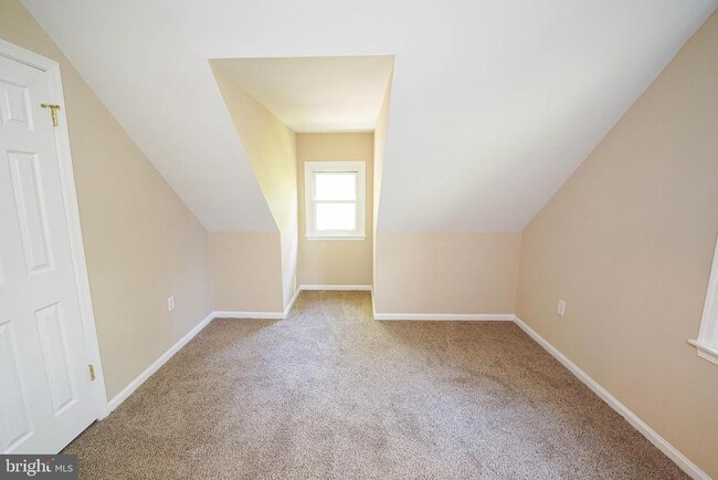 Building Photo - 5679 Anchor Pl