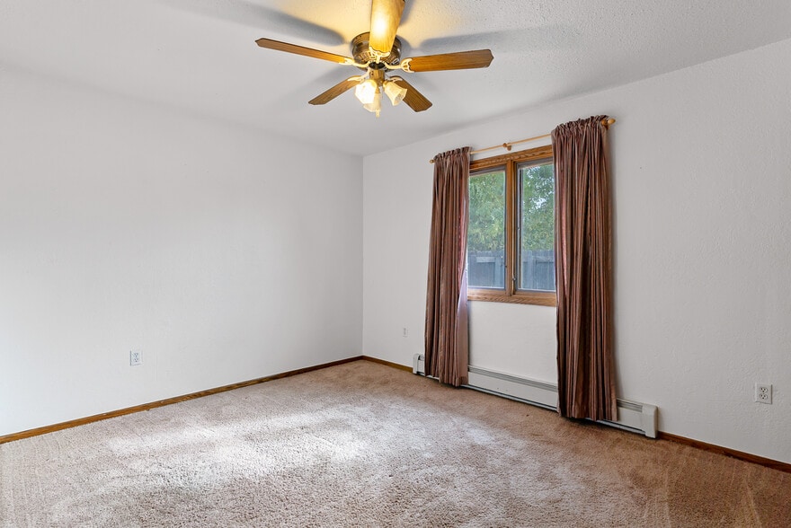 Bedroom - 175 N 10th Ave