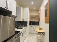 Building Photo - 318 E 151st St