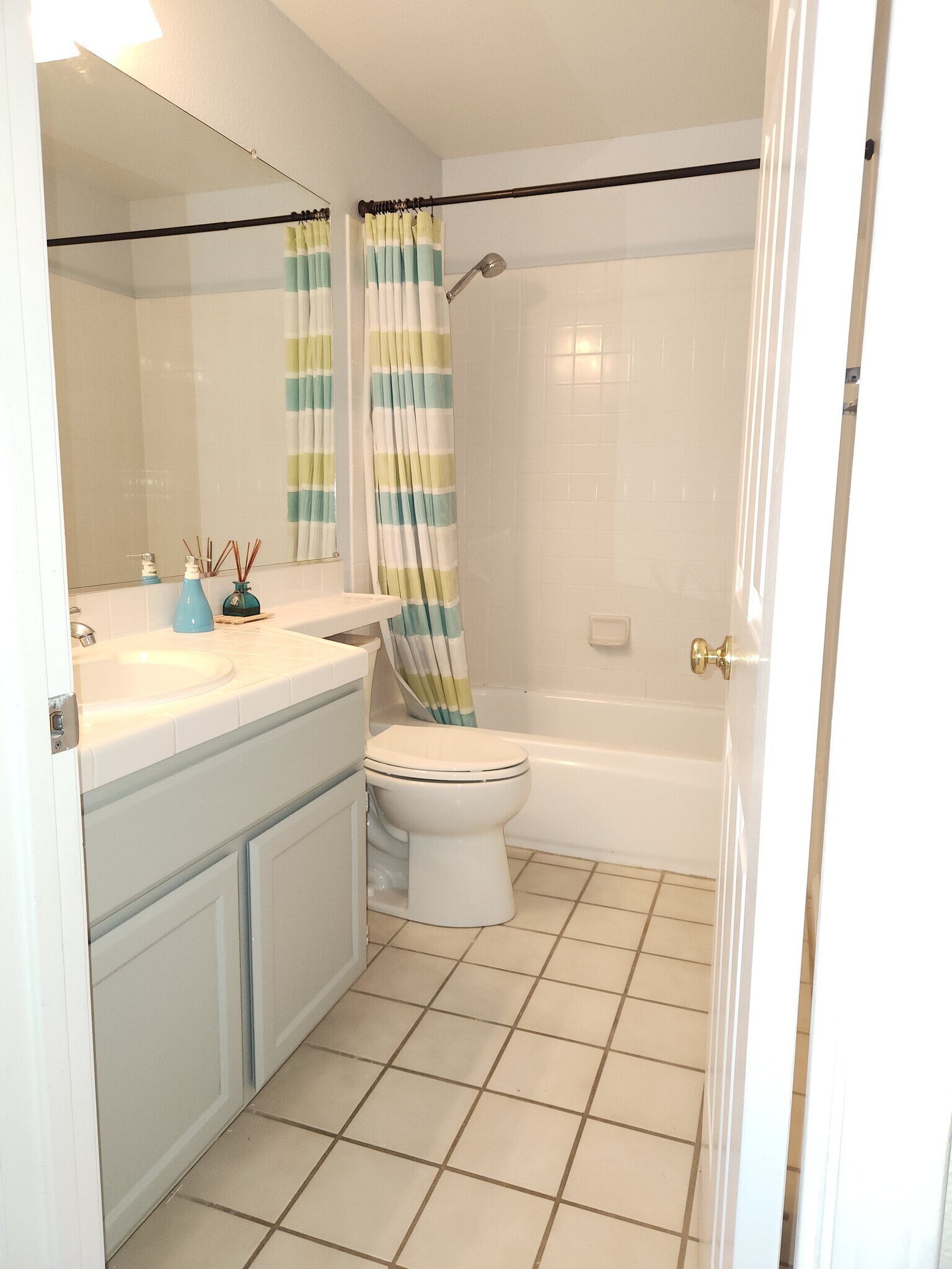 Guest Bath - 109 Enchanted Way