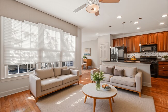 Building Photo - 1022 Crestfield Dr