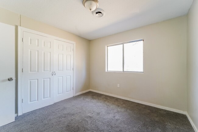 Building Photo - 5409 Queen Mary Ln