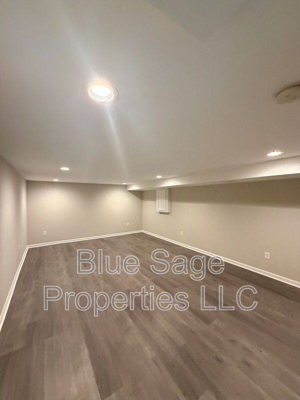 Building Photo - 205 Juniper Rd