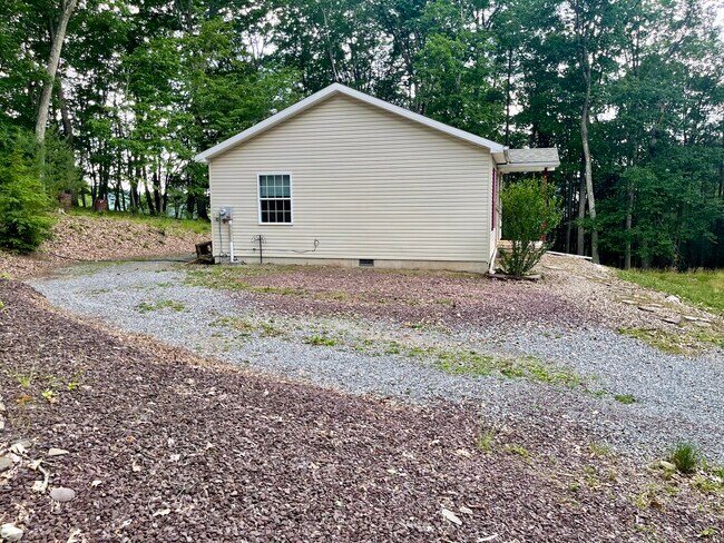 Building Photo - 1181 Sunrise Dr