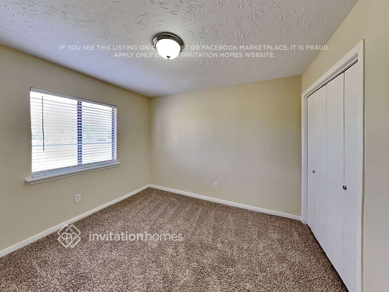 Building Photo - 3138 Mesquite Dr