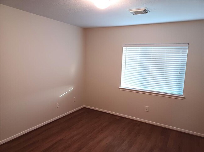 Building Photo - 13414 Beechglen Ln