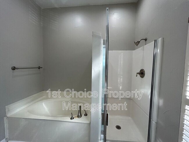 Building Photo - 4805 Misty Ridge Dr