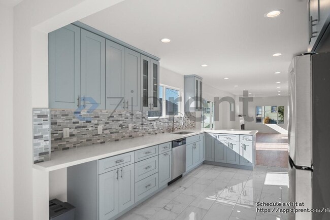 Building Photo - 2906 Adeline St