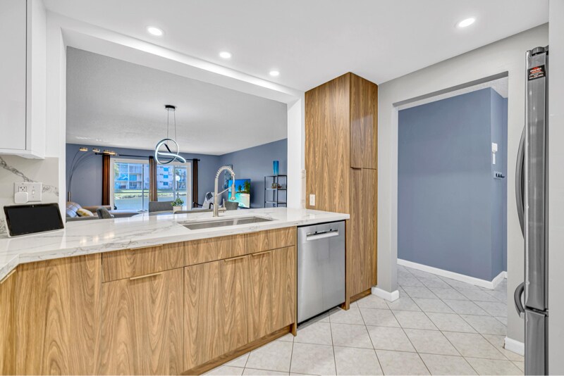 Building Photo - 311 SE 3rd St