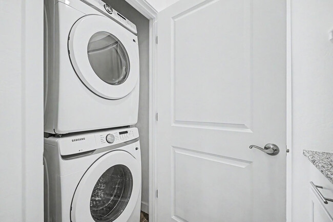 Building Photo - 8232 E University Dr