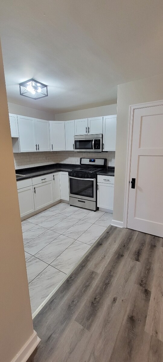 Building Photo - 4932 S Packard Ave