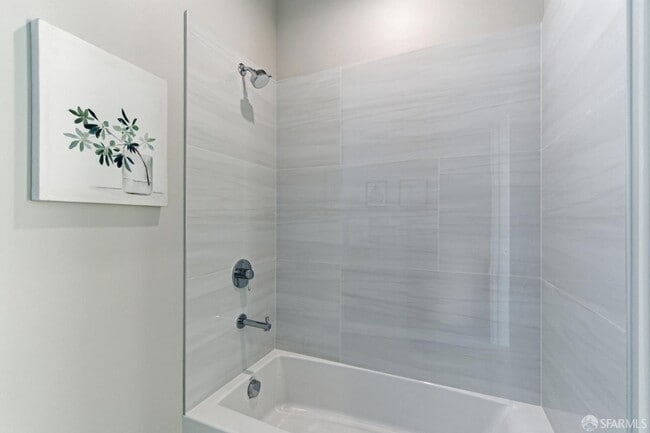 Building Photo - 3945 Judah St