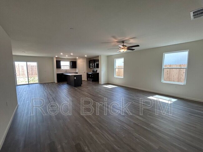 Building Photo - 38 River Oak Ct