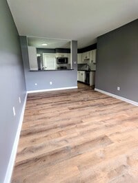 Building Photo - 5726 Beechcroft Rd