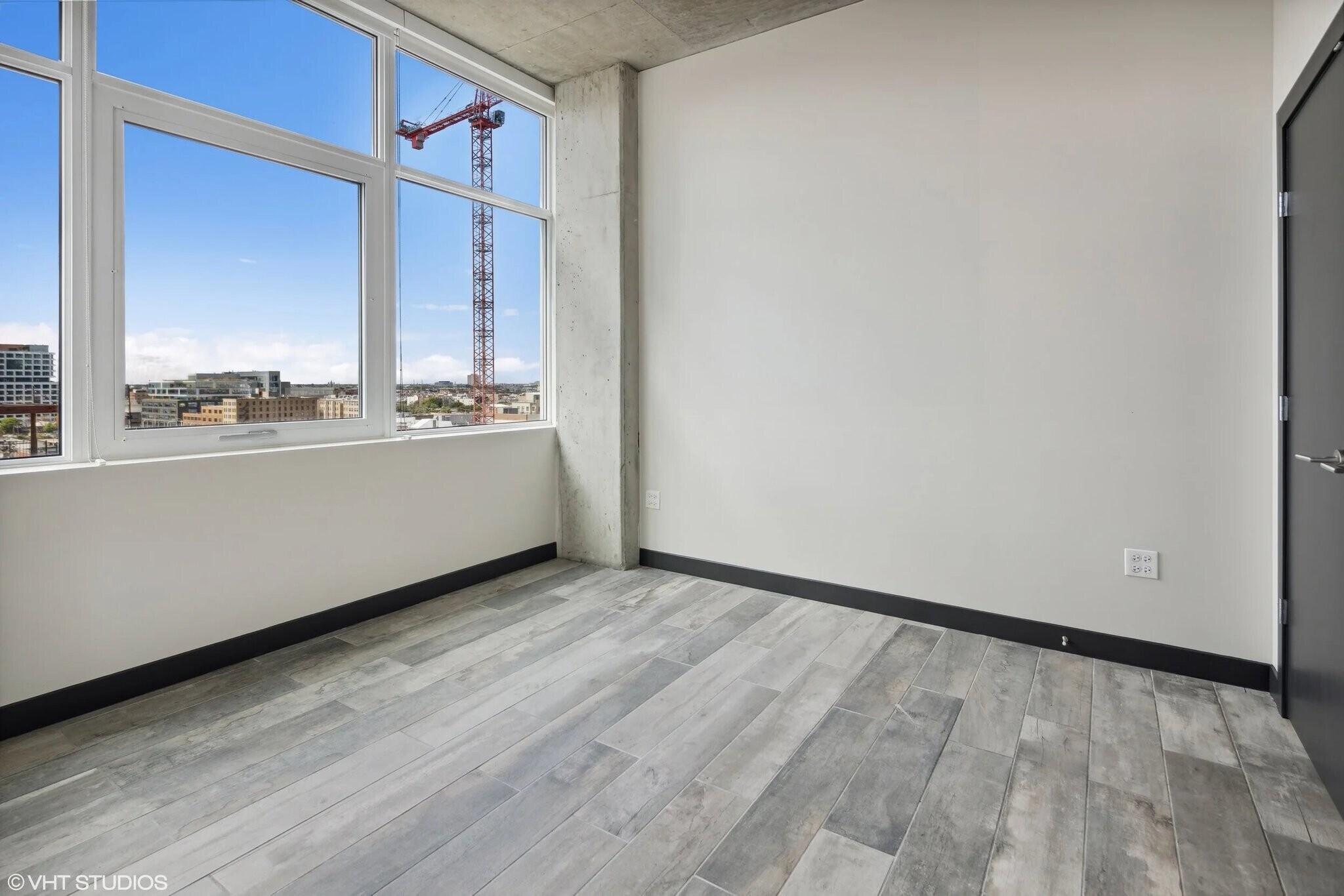 Building Photo - 1080 W Randolph St
