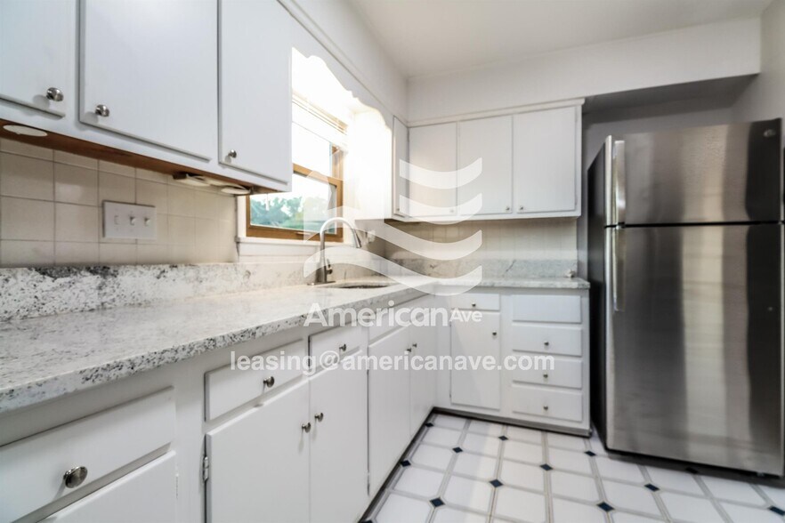 Building Photo - 1753 N Main St