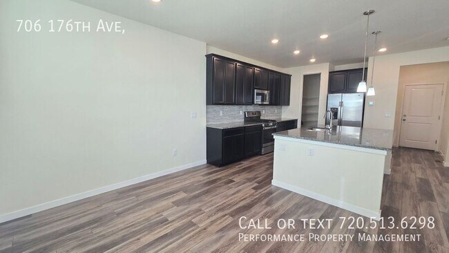 Building Photo - 706 176th Ave