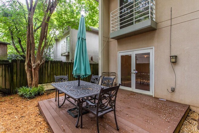 Building Photo - 1214 Cleburne Ave NE