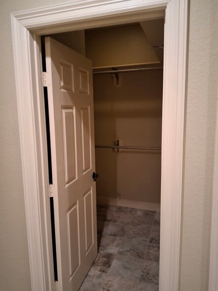 Building Photo - 305 Hughes Rd