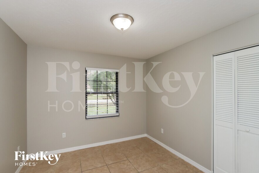 Building Photo - 419 Seahorse Cir SE