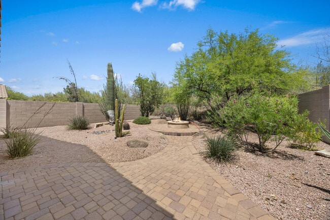 Building Photo - 10290 E Mallow Cir