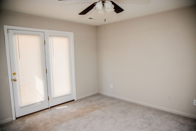 Building Photo - Three Bedroom Adjacent to the Villas at Ro...
