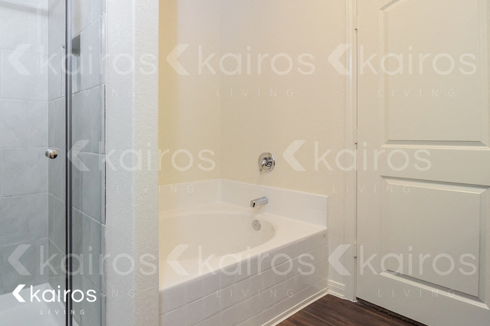 Building Photo - 3954 Turtle Creek