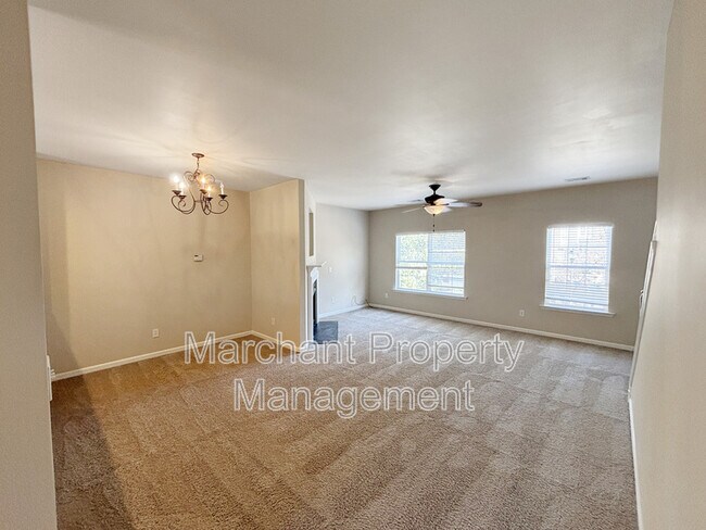 Building Photo - 301 Pampas Ct