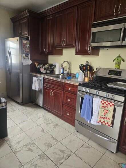 Building Photo - 21 Bothwell Rd